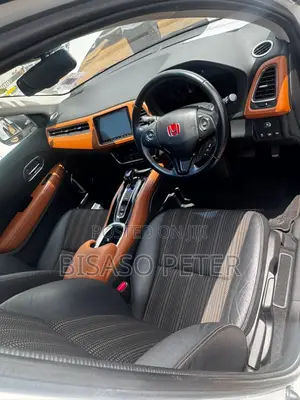 Honda Vezel 1.5 Hybrid 4WD 2015 White