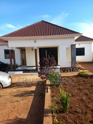 3bdrm Bungalow in Hozzan Estate, Ssisa for sale