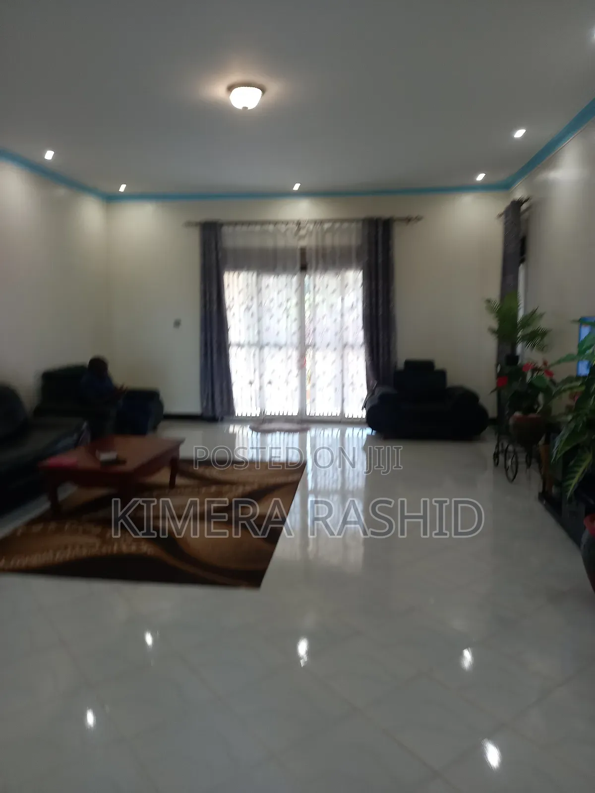 3bdrm Bungalow in Hozzan Estate, Ssisa for sale