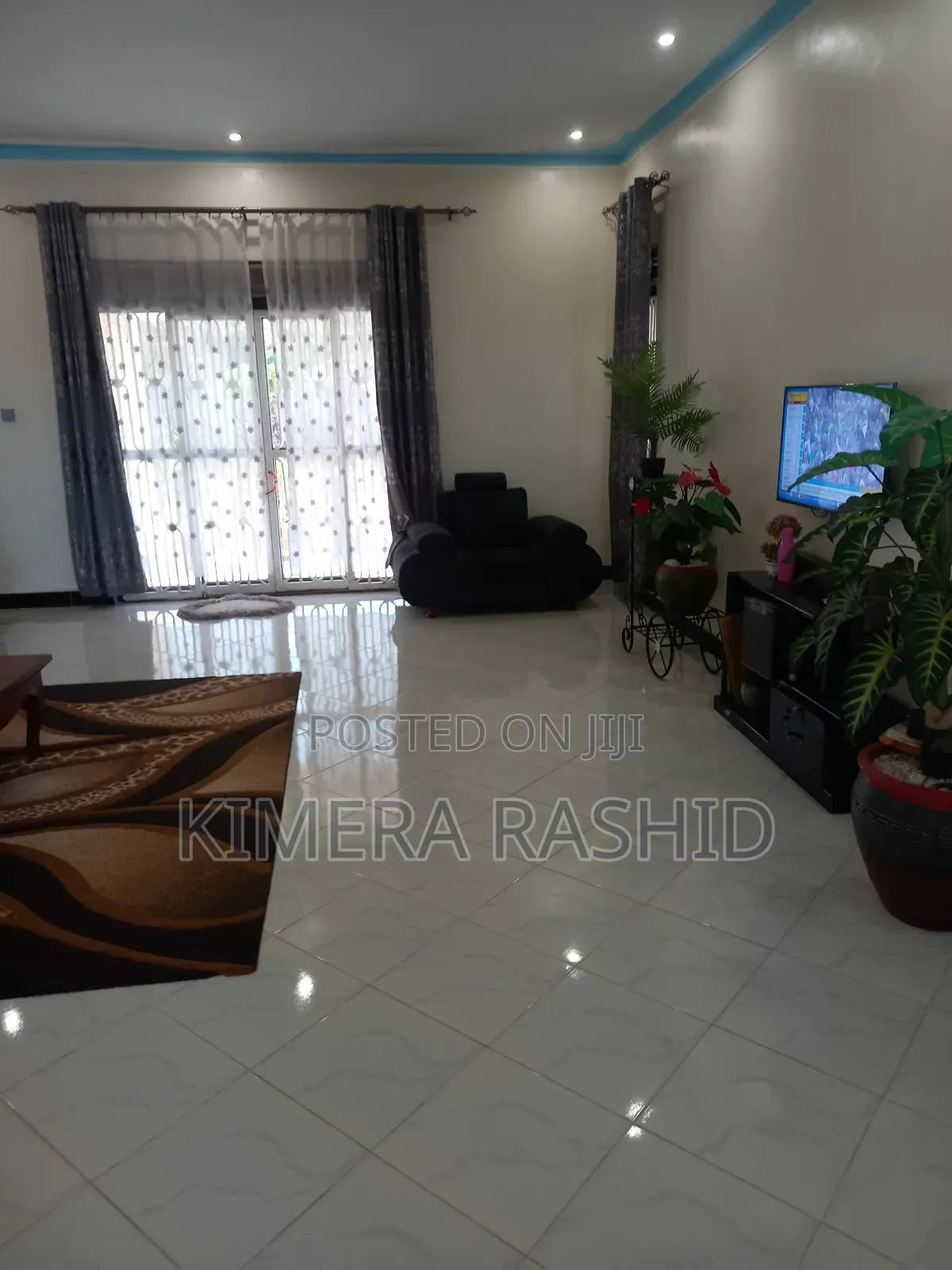 3bdrm Bungalow in Hozzan Estate, Ssisa for sale