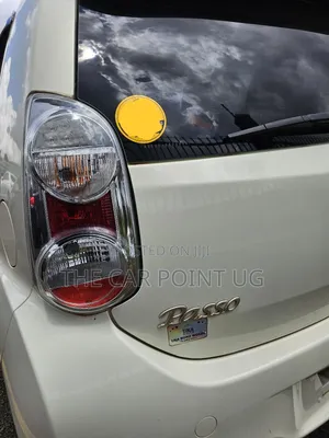 Toyota Passo 1.0 FWD 2012 Pearl