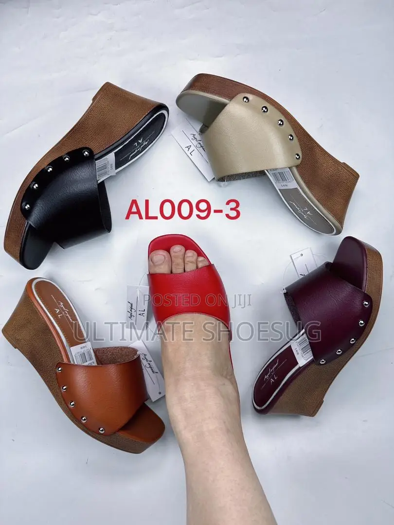 Angel Show Leather Push-Ins Wedges