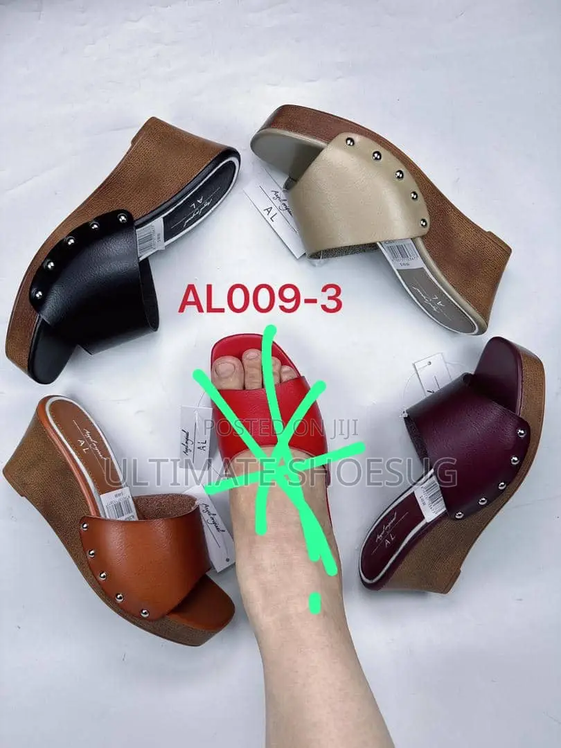 Angel Show Leather Push-Ins Wedges
