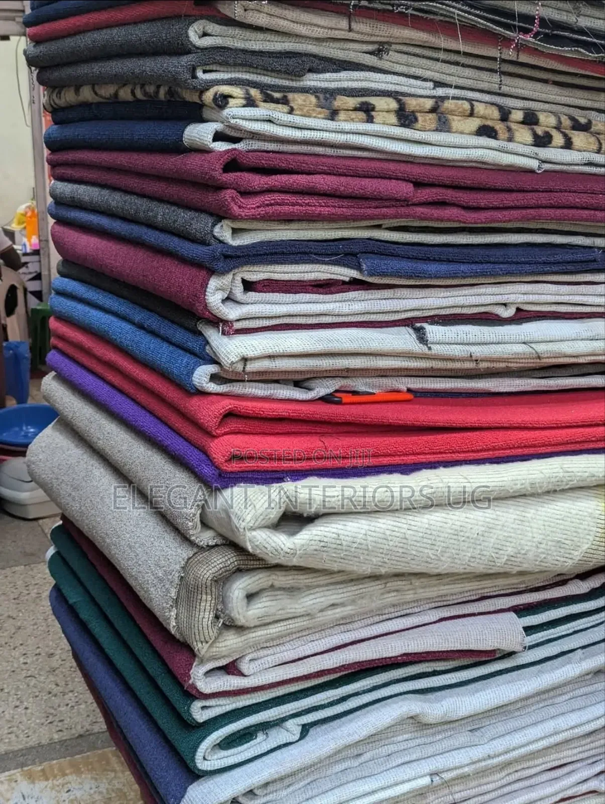 Fancy Woolen Carpets for Offices and Homes