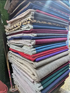 Fancy Woolen Carpets for Offices and Homes