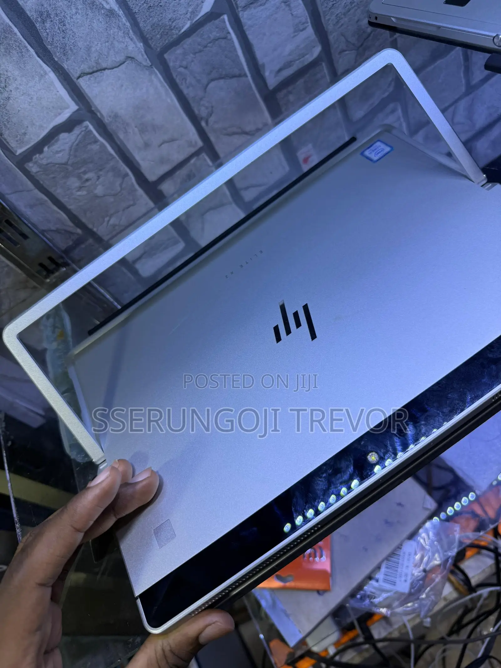 New Laptop HP X2 8GB Intel Core I5 SSHD+SSD 256GB