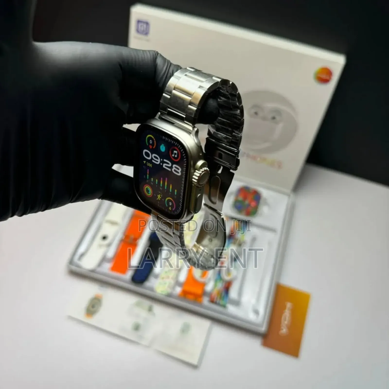 7 In 1 Ultra Smart Watch+ Metallic Straps And Earbuds. Gift Set Combo