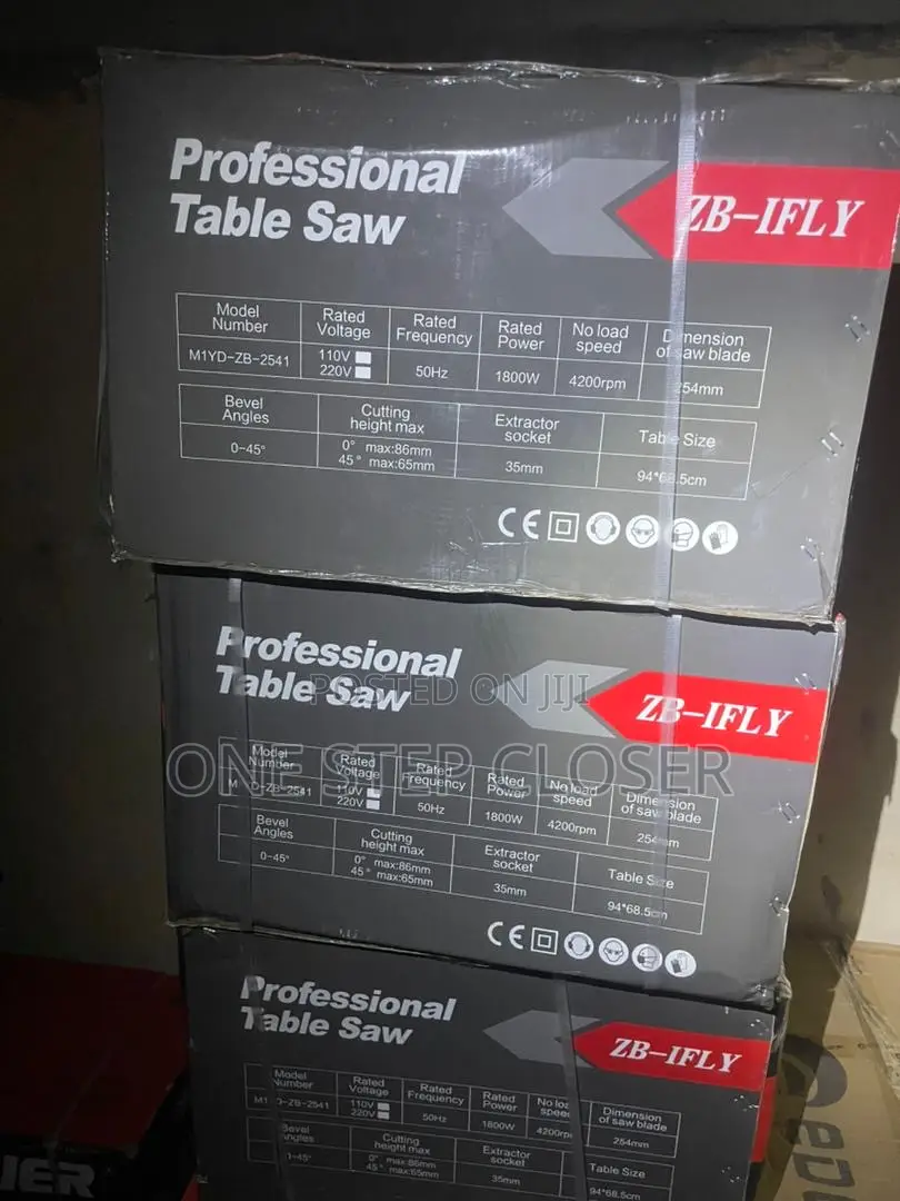 Table Saw Machine
