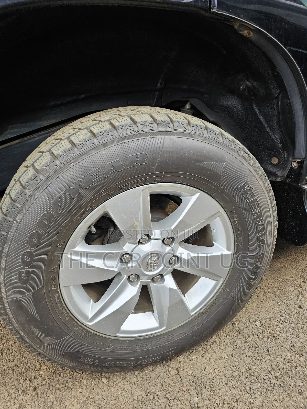 Toyota Land Cruiser Prado 2019 Black