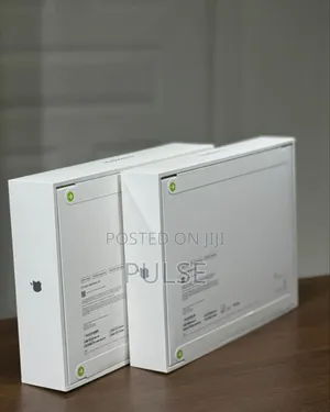 New Laptop Apple MacBook Air 2025 M4 13-Inch 16GB Apple M4 SSD 256GB