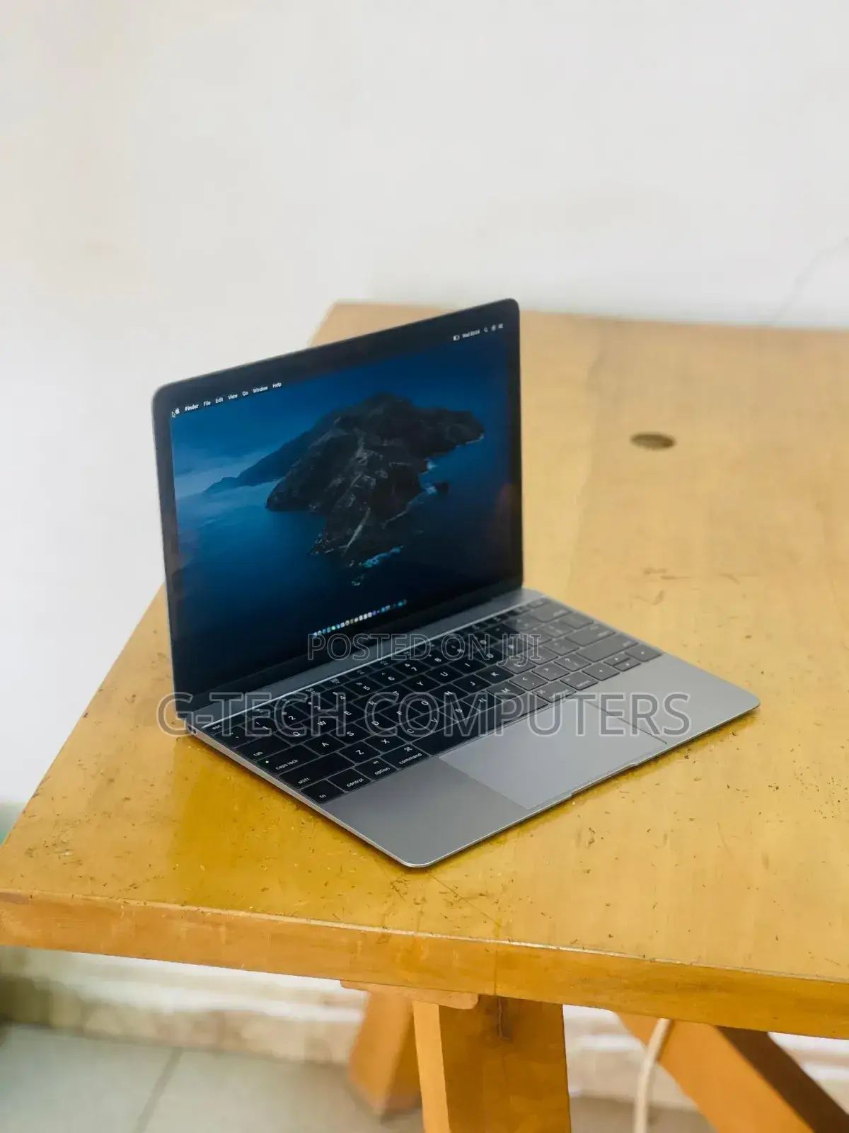 New Laptop Apple MacBook Pro 2015 8GB Intel Core M SSD 512GB