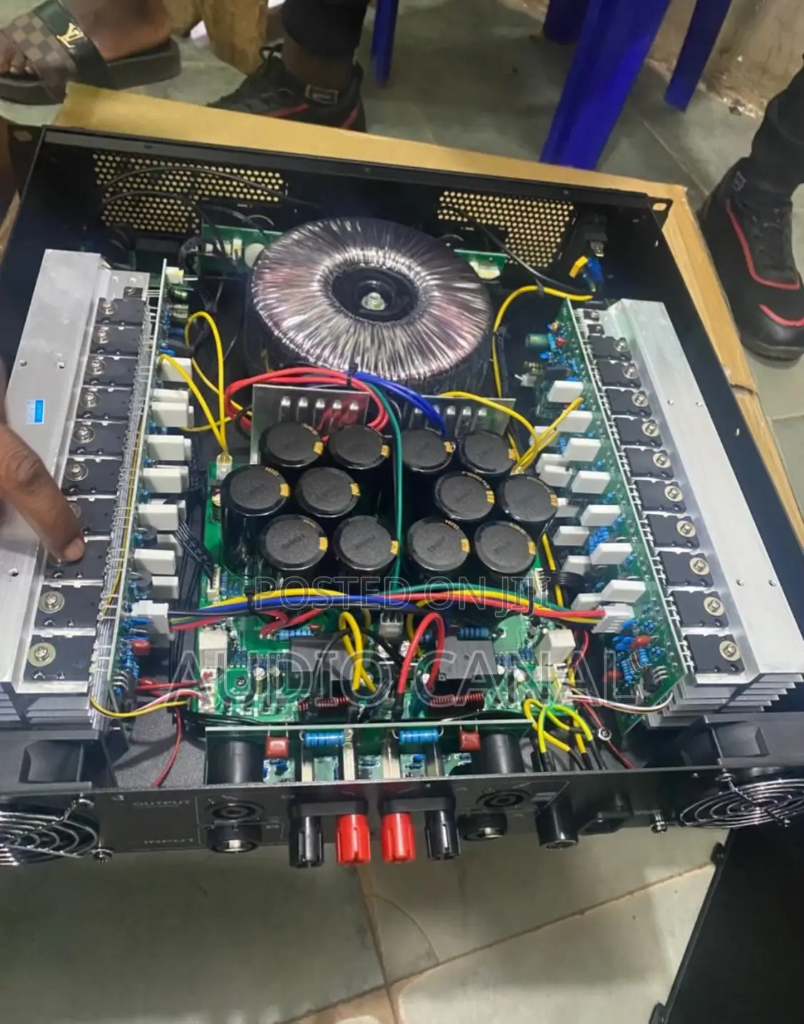 Peavey Cs4000 Too Power Amp