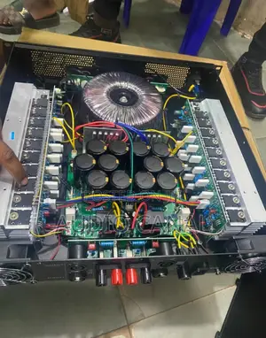 Peavey Cs4000 Too Power Amp