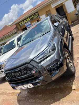 Toyota Hilux 2019 Gray