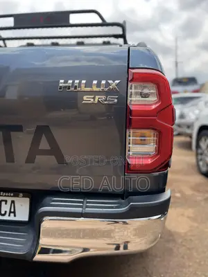 Toyota Hilux 2019 Gray