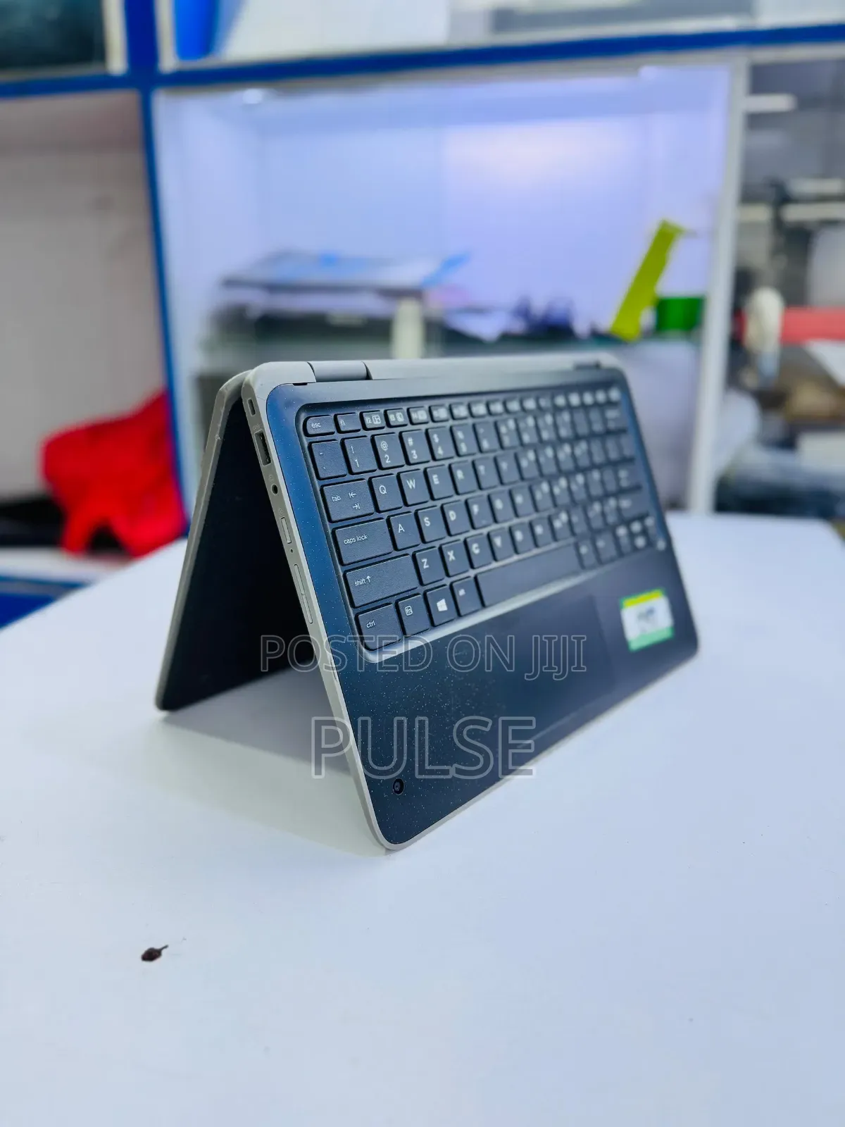 Laptop HP X360 310 G2 4GB Intel Celeron SSD 128GB