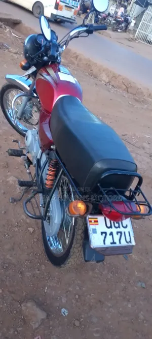 Bajaj Boxer 100 2024 Red