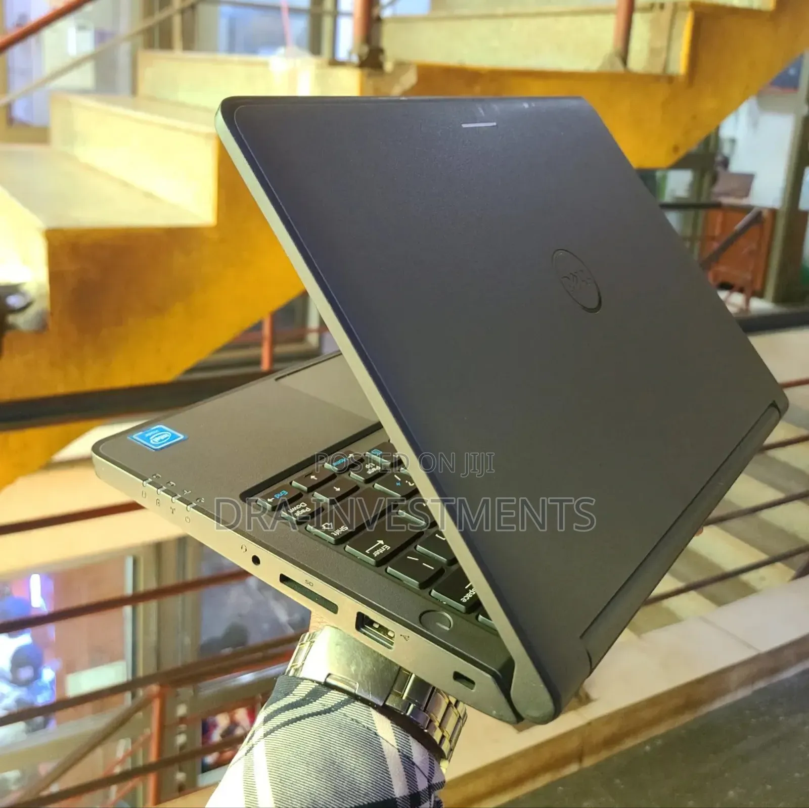 Laptop Dell Latitude 11 3150 4GB Intel Celeron HDD+SSD 512GB