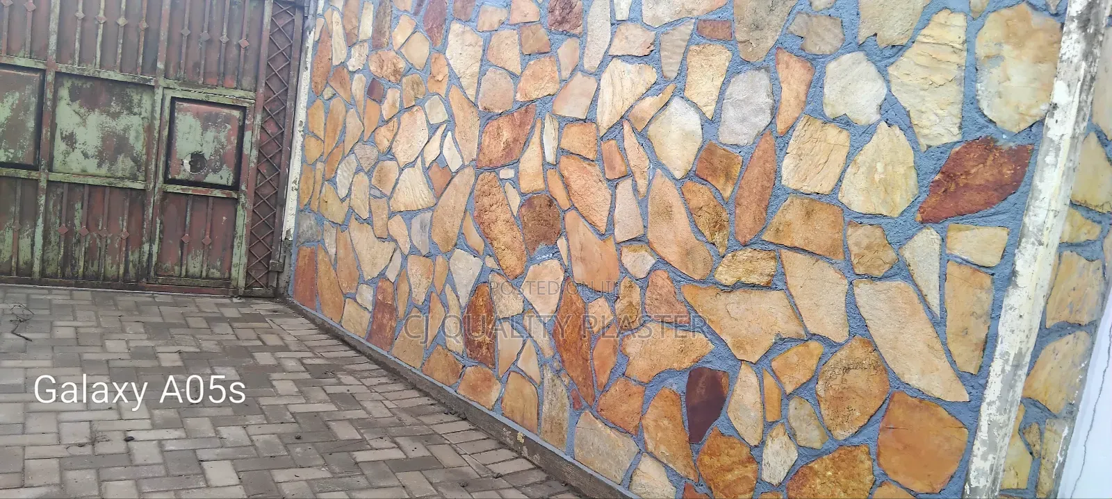 The Wall Slet Stones
