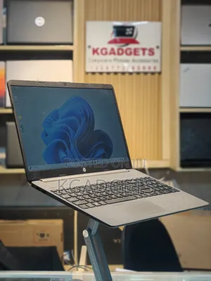 Laptop HP 250 G10 8GB Intel Core 2 Duo SSHD+SSD 256GB