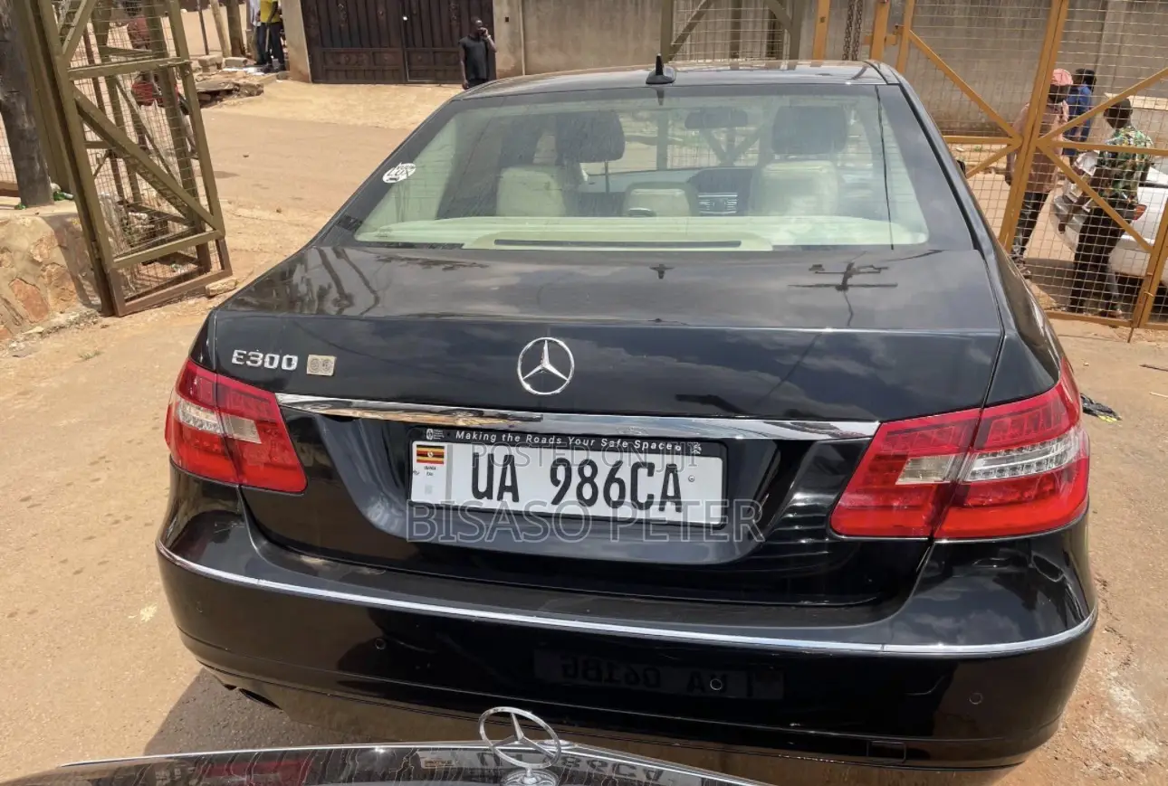 Mercedes-Benz E300 2010 Black