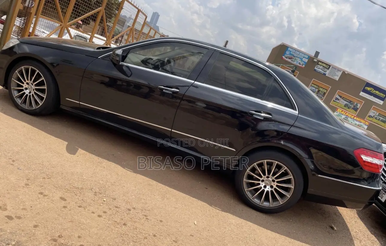 Mercedes-Benz E300 2010 Black