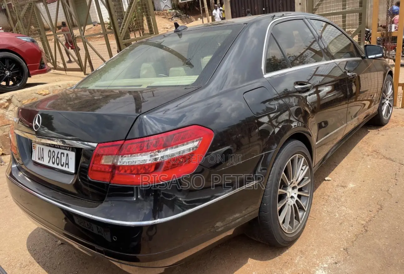 Mercedes-Benz E300 2010 Black