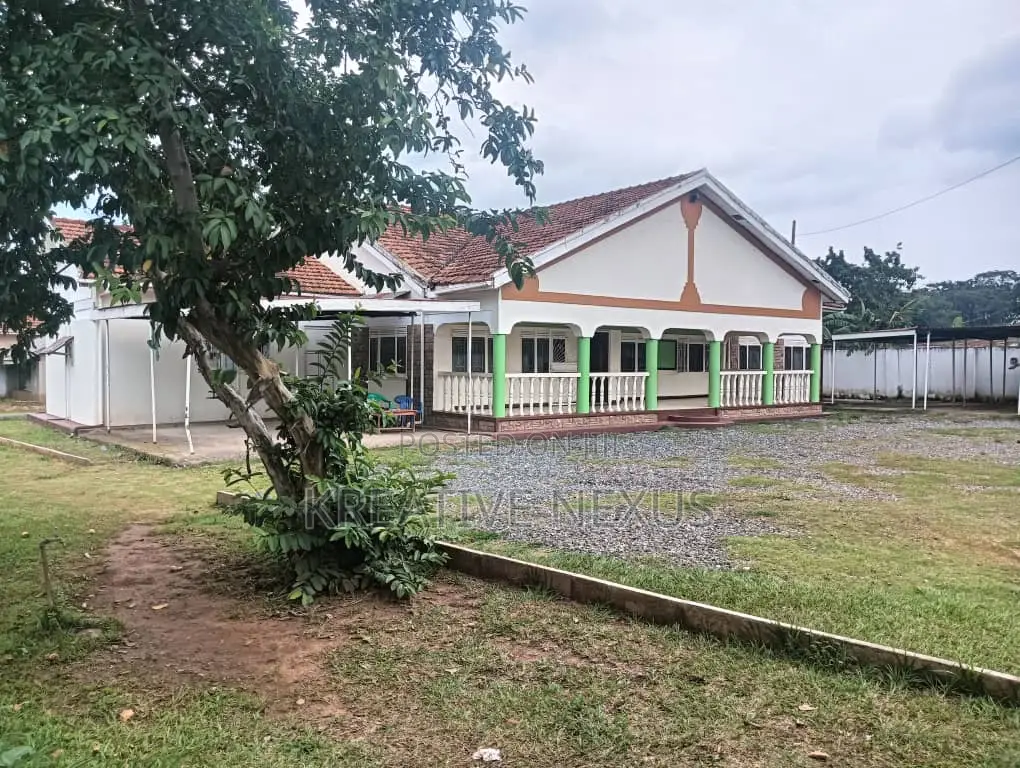 Premium Office Bungalow For Rent In The Heart Of Gulu Senior Quarters