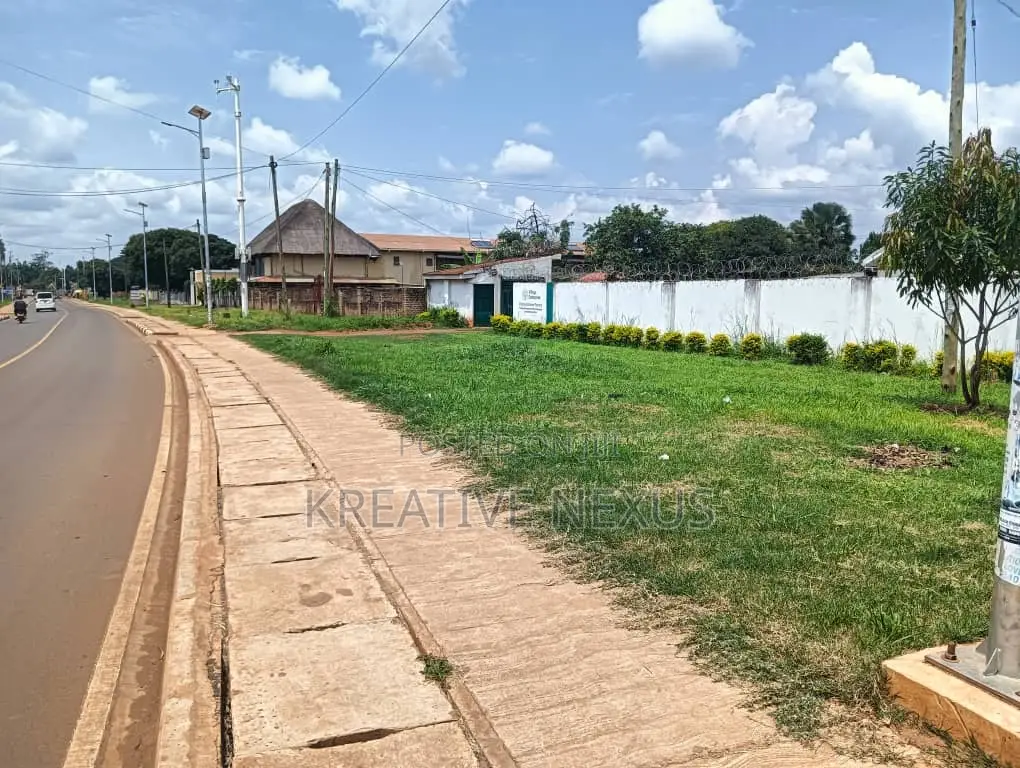 Premium Office Bungalow For Rent In The Heart Of Gulu Senior Quarters