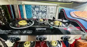 Geepas 3 Gas Bunners Table Top Black Glass
