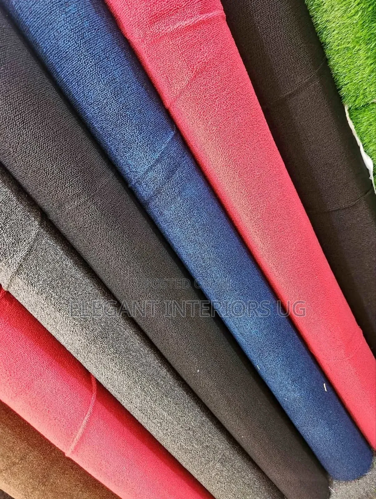 Elegant Office Carpets in Woolen Format