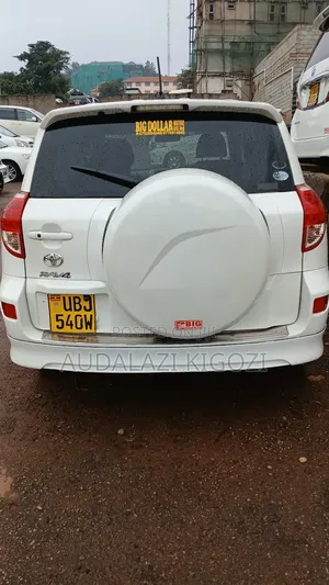Toyota RAV4 2010 White
