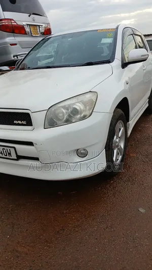 Toyota RAV4 2010 White
