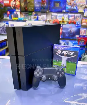 Playstation 4 Standard. Comes With 12 Games and 2 Pads. Start Gaming