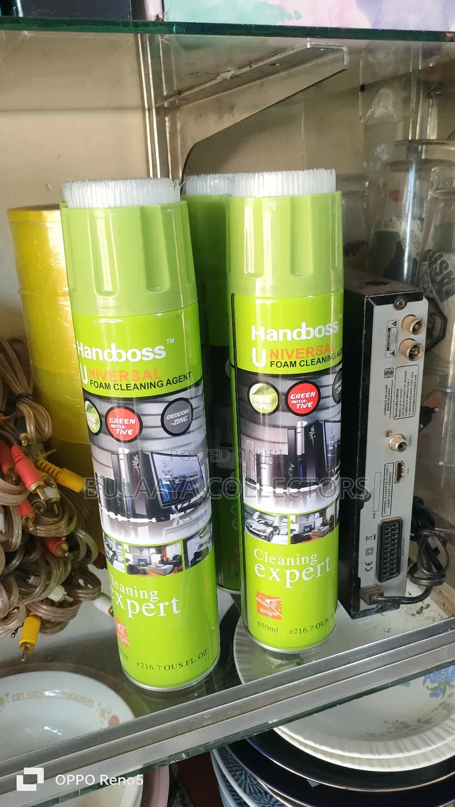 Handboss Universal Foam Cleaning Agent.