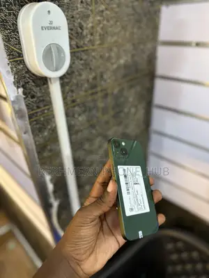 New Apple iPhone 13 128 GB Green