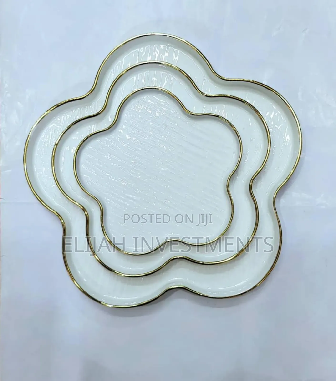 3pcs Ceramic Flower Inspired Plates With Gold Rims