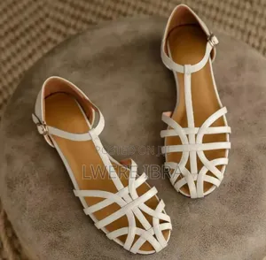 Simple White Closed Shoes