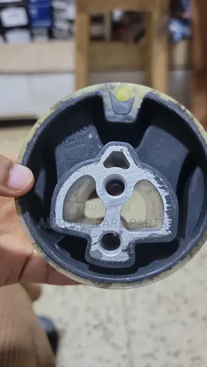 Gear Box Mounting for Toureg