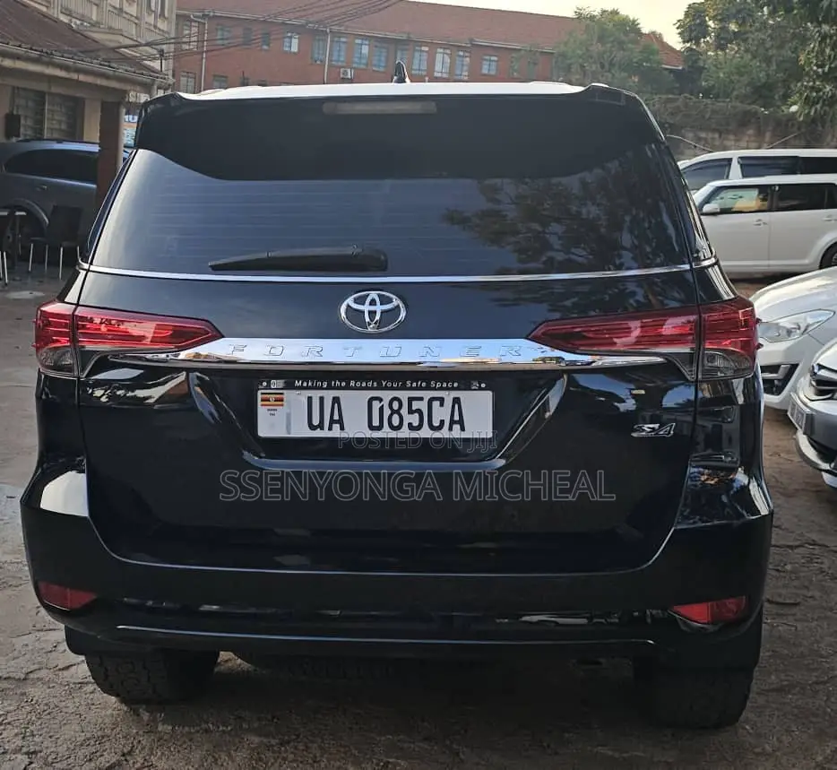 Toyota Fortuner 2018 Black