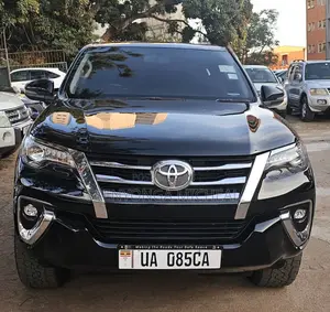 Toyota Fortuner 2018 Black