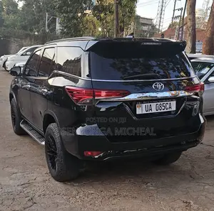 Toyota Fortuner 2018 Black