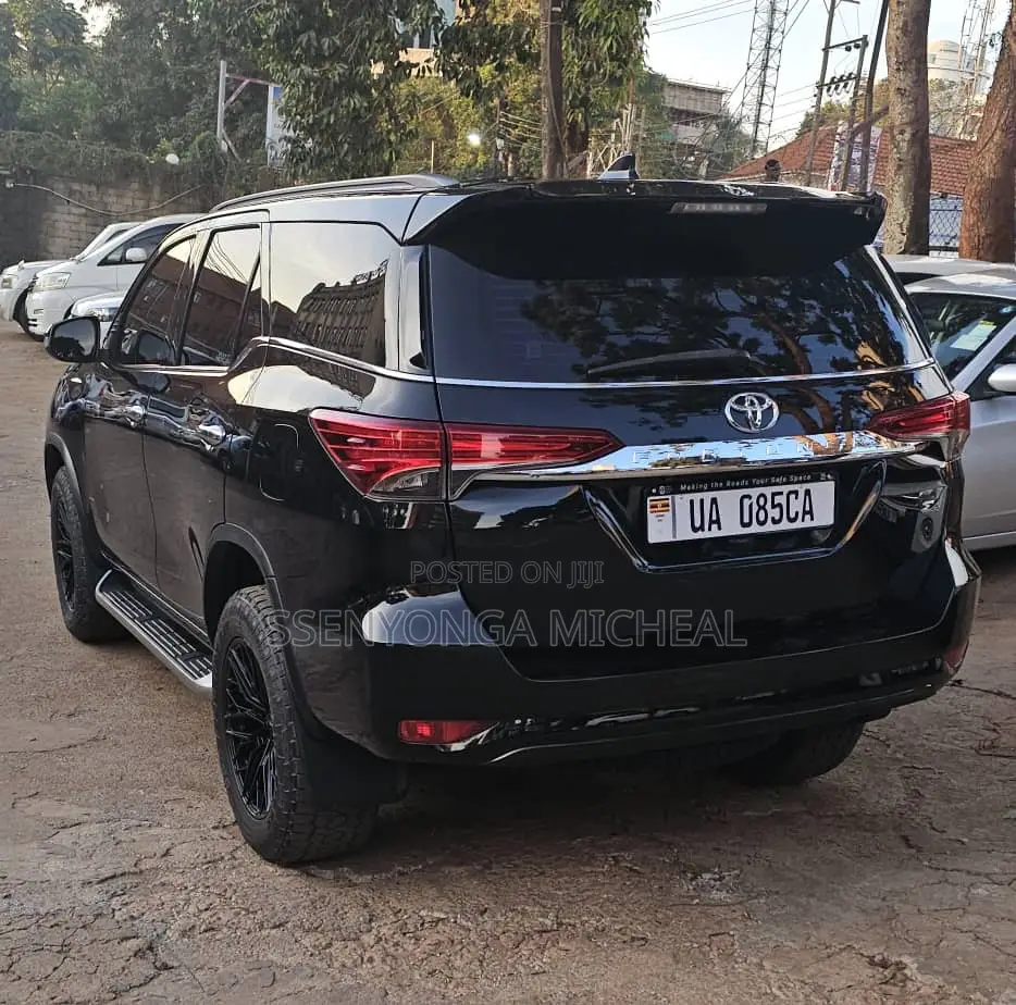 Toyota Fortuner 2018 Black
