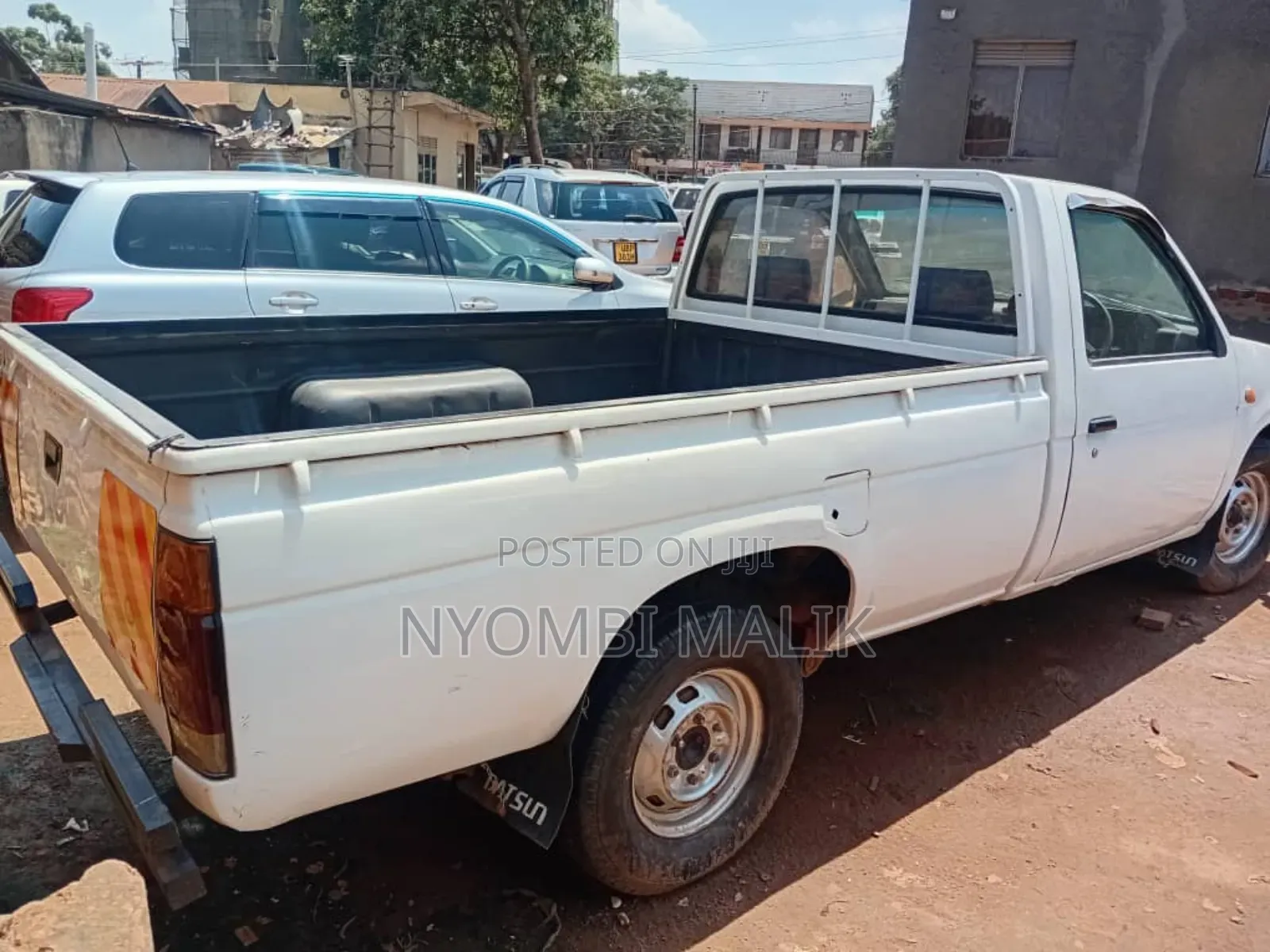 Nissan Pick-Up 1997 White