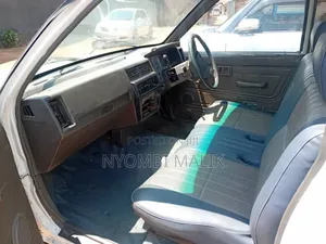 Nissan Pick-Up 1997 White