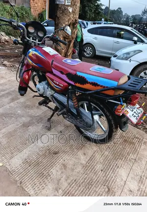 Bajaj Boxer 125 2018 Red