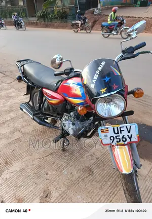 Bajaj Boxer 2023 Red
