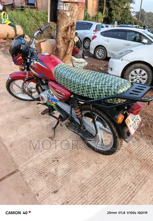 Bajaj Boxer 125 2025 Red