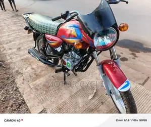 Bajaj Boxer 125 2025 Red