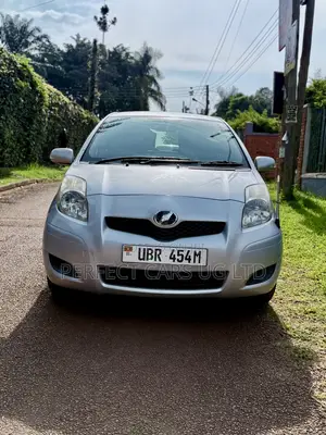 Toyota Vitz 1.0 FWD 5dr 2009 Silver